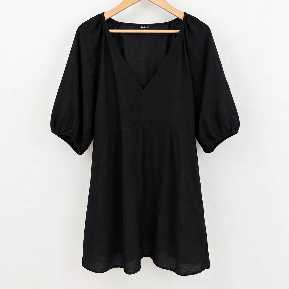 Torrid Womens Black V-Neck Puff Sleeve Babydoll Dress with Pockets Size 1